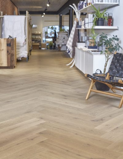 Store sildebensstave Eg børstet og behandlet med invisebel oil samt olie/voks. Dane-Wood